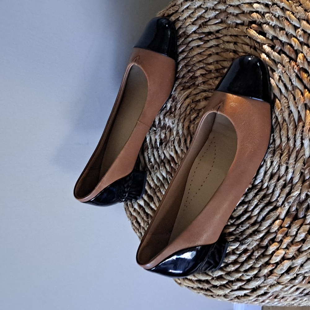 Trotters Womens Daisy Black Patent/Brown Leather Cap Toe Low Heel Ballet Flats 9